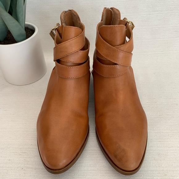 Seychelles Caramel Leather Gold Buckle Ankle Booties Woman’s 8.5 - Picture 2 of 11